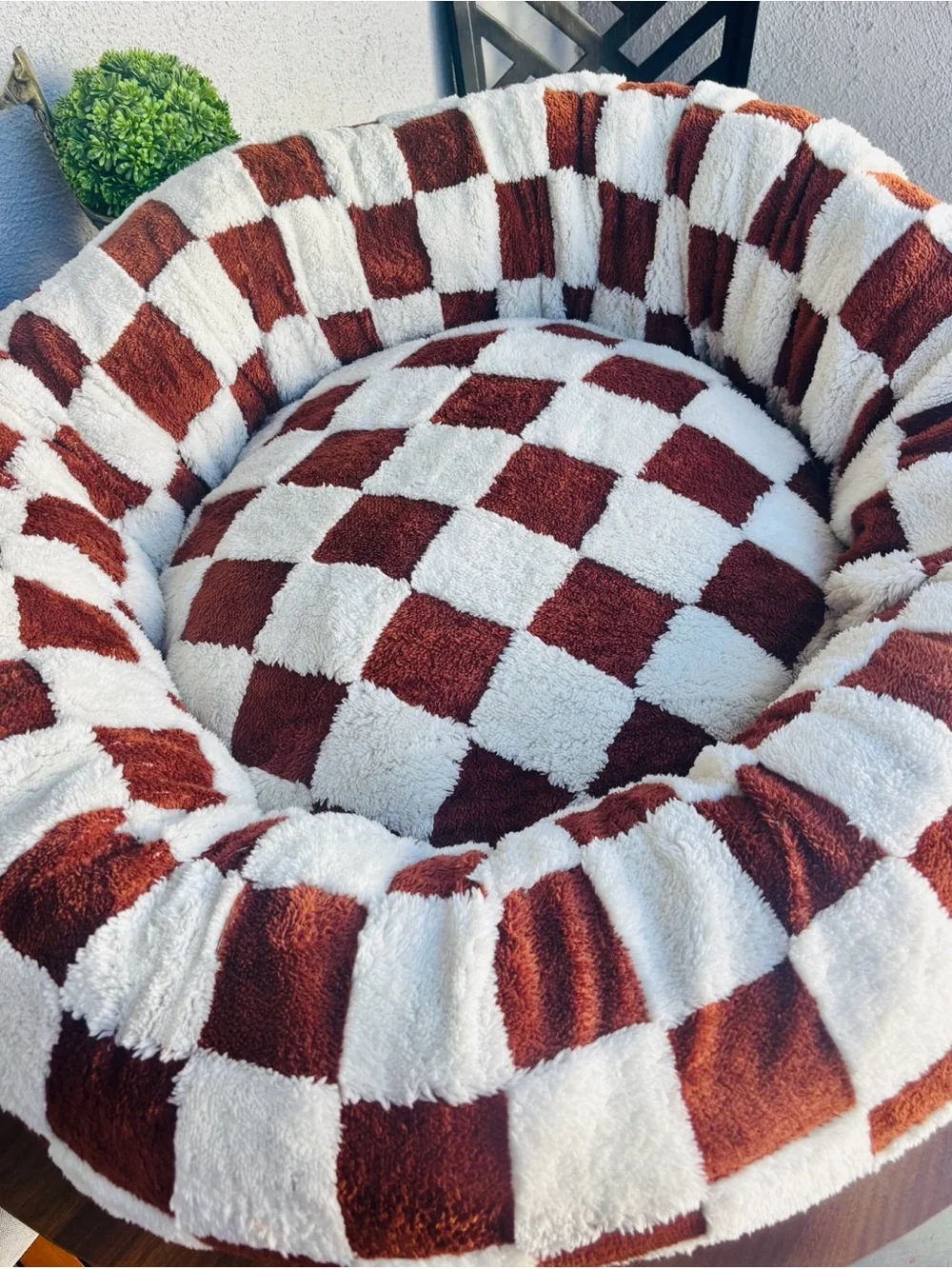 LARGE SIZE BROWN CHECKERS PET BED BEDSURE